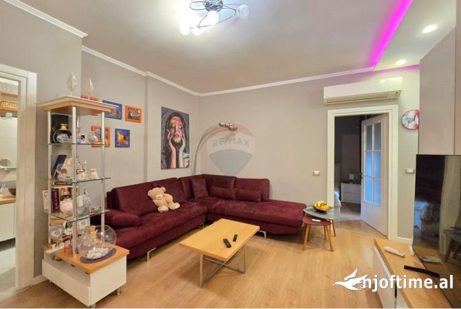 Shtepi ne shitje Apartament ne Tirane, 1+1, Mobilimi E mobiluar, Pagesa 89,000  Euro.