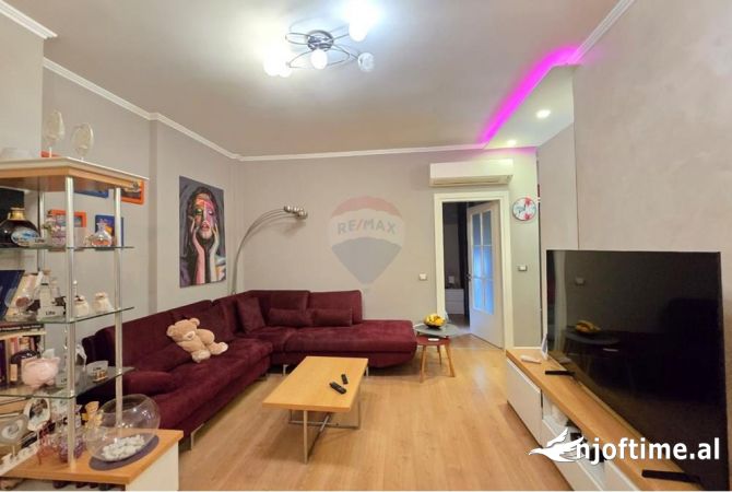 Shtepi ne shitje Apartament ne Tirane, 1+1, Mobilimi E mobiluar, Pagesa 89,000  Euro.