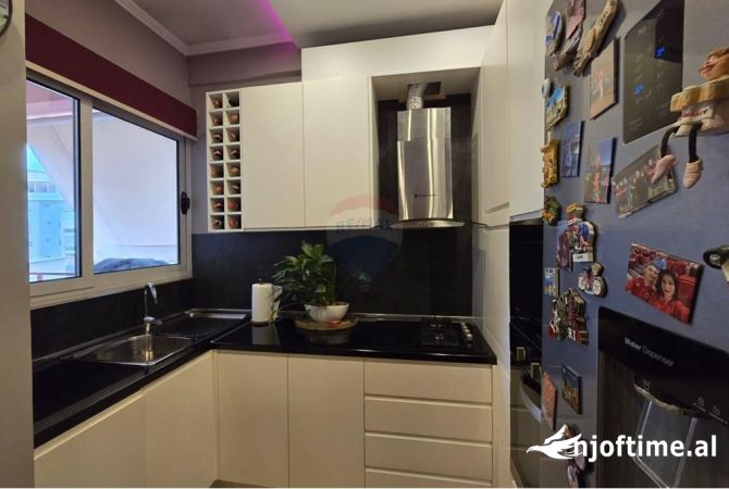 Shtepi ne shitje Apartament ne Tirane, 1+1, Mobilimi E mobiluar, Pagesa 89,000  Euro.