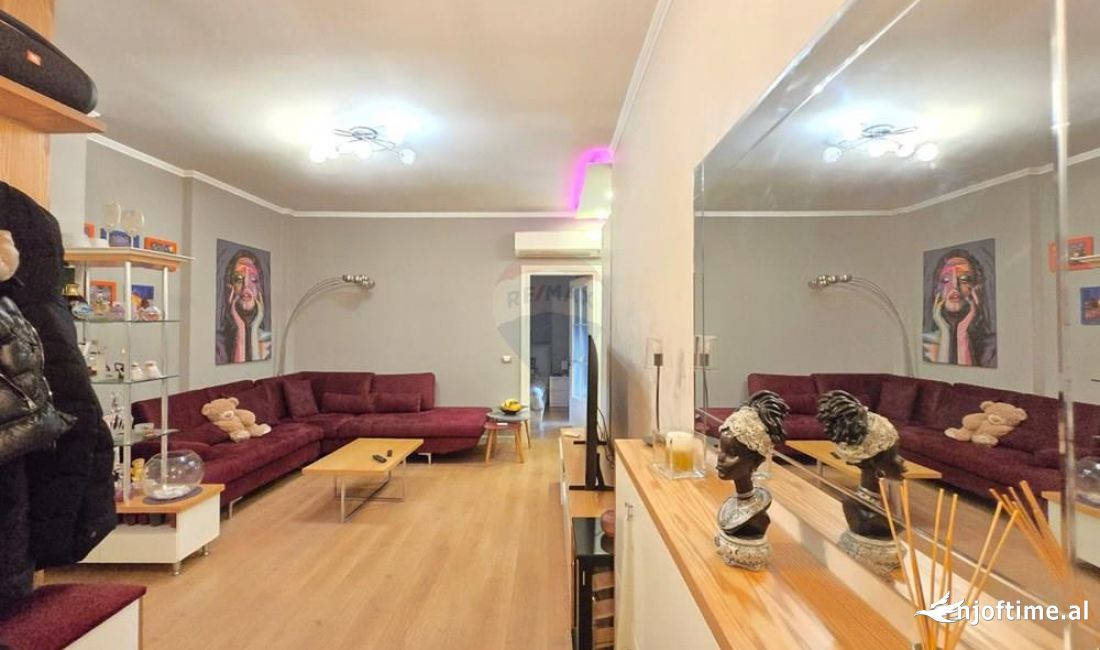 Shtepi ne shitje Apartament ne Tirane, 1+1, Mobilimi E mobiluar, Pagesa 89,000  Euro.