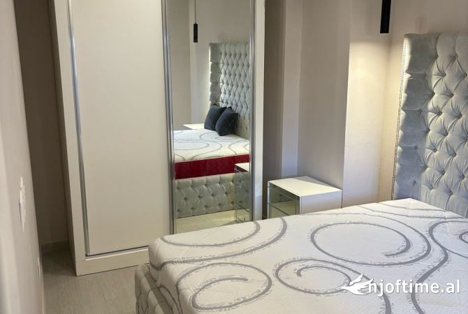 Shtepi me qera Apartament ne Tirane, 1+1, Mobilimi E mobiluar, Pagesa 420  Euro.