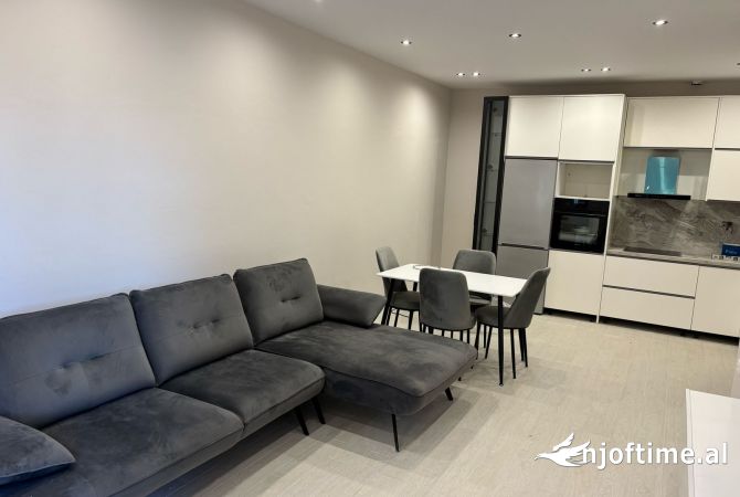 Shtepi me qera Apartament ne Tirane, 1+1, Mobilimi E mobiluar, Pagesa 420  Euro.