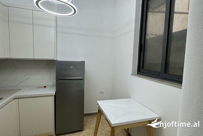 Shtepi me qera 2+1 ne Tirane - 800 Euro