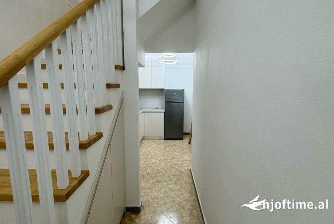 Shtepi me qera 2+1 ne Tirane - 800 Euro