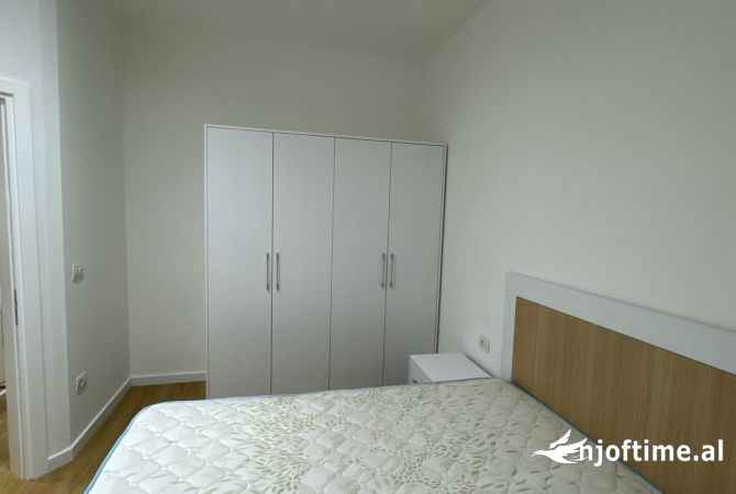 Shtepi me qera Apartament ne Tirane, 2+1, Mobilimi E mobiluar, Pagesa 800  Euro.