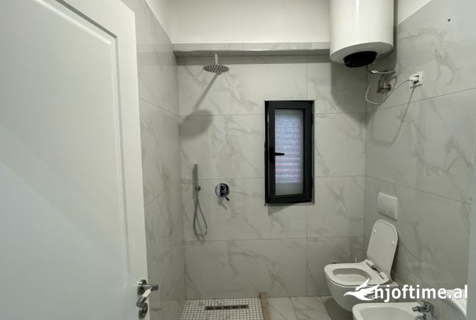 Shtepi me qera Apartament ne Tirane, 2+1, Mobilimi E mobiluar, Pagesa 800  Euro.