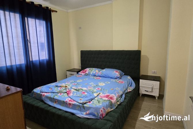 Shtepi me qera Apartament ne Tirane, 1+1, Mobilimi E mobiluar, Pagesa 550  Euro.