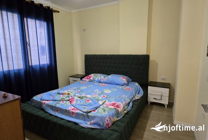 Shtepi me qera Apartament ne Tirane, 1+1, Mobilimi E mobiluar, Pagesa 550  Euro.