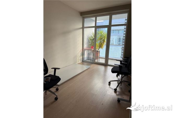 Shtepi me qera 3+1 ne Tirane - 750 Euro