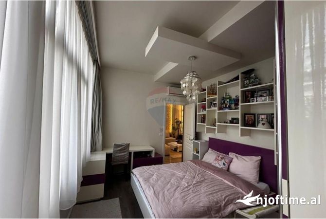Shtepi ne shitje Apartament ne Tirane, 3+1, Mobilimi E mobiluar, Pagesa 347,000  Euro.