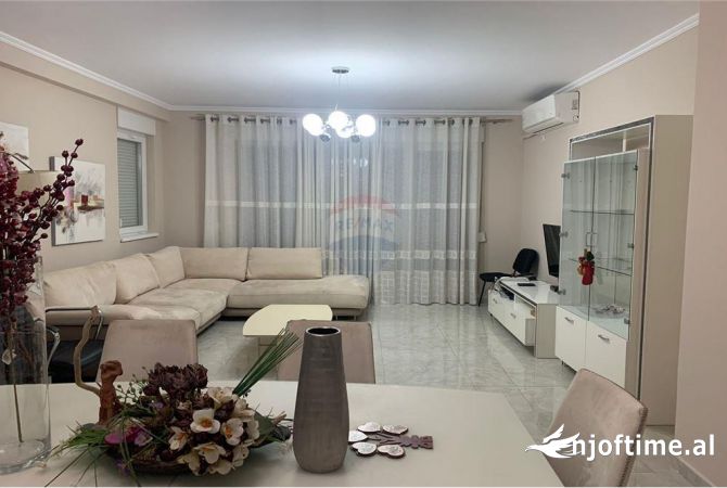 Shtepi me qera 3+1 ne Tirane - 800 Euro