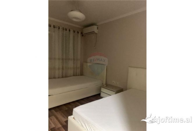 Shtepi me qera Apartament ne Tirane, 3+1, Mobilimi E mobiluar, Pagesa 800  Euro.