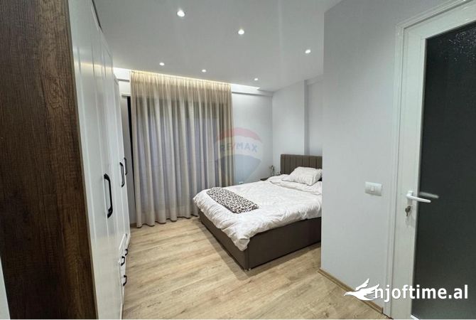Shtepi ne shitje Apartament ne Tirane, 1+1, Mobilimi E mobiluar, Pagesa 185,000  Euro.