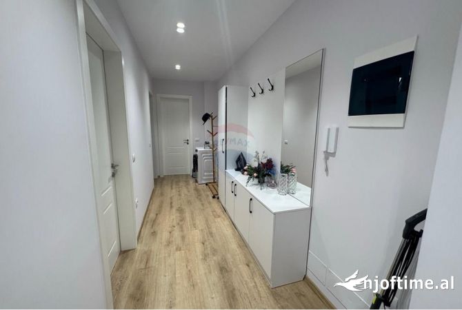 Shtepi ne shitje Apartament ne Tirane, 1+1, Mobilimi E mobiluar, Pagesa 185,000  Euro.