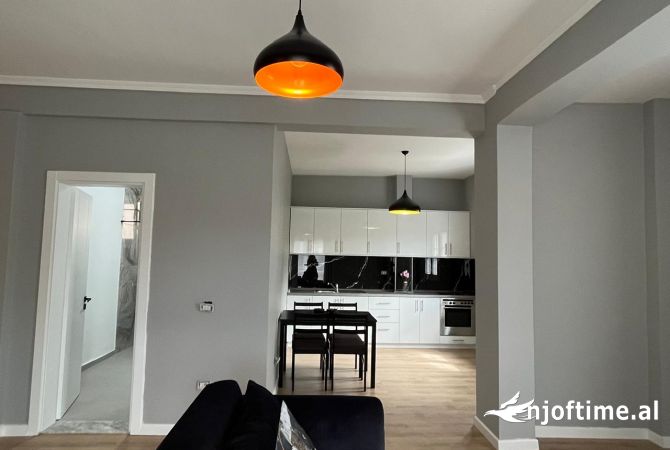 Shtepi me qera 2+1 ne Tirane - 520 Euro