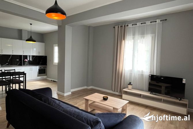 Shtepi me qera 2+1 ne Tirane - 520 Euro