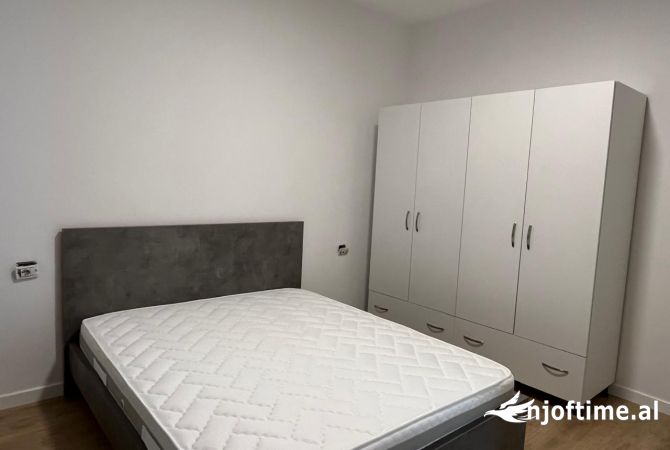 Shtepi me qera Apartament ne Tirane, 2+1, Mobilimi E mobiluar, Pagesa 520  Euro.