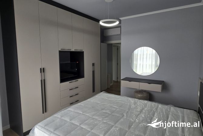 Shtepi me qera Apartament ne Tirane, 2+1, Mobilimi E mobiluar, Pagesa 1,500  Euro.