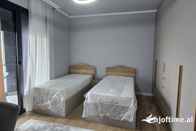 Shtepi me qera Apartament ne Tirane, 2+1, Mobilimi E mobiluar, Pagesa 1,500  Euro.