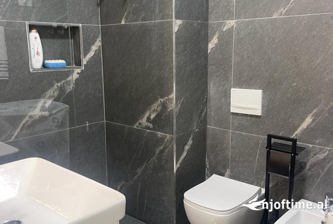 Shtepi me qera Apartament ne Tirane, 1+1, Mobilimi E mobiluar, Pagesa 900  Euro.