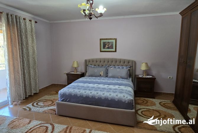 Shtepi me qera Apartament ne Tirane, 3+1, Mobilimi E mobiluar, Pagesa 70,000  Leke.