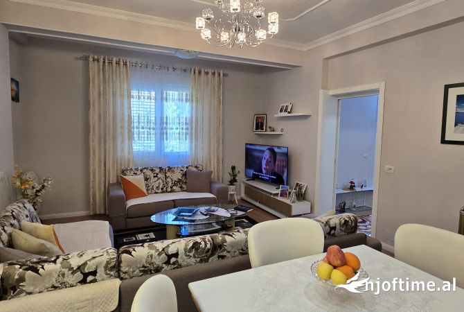 Shtepi me qera 3+1 ne Tirane - 70,000 Leke