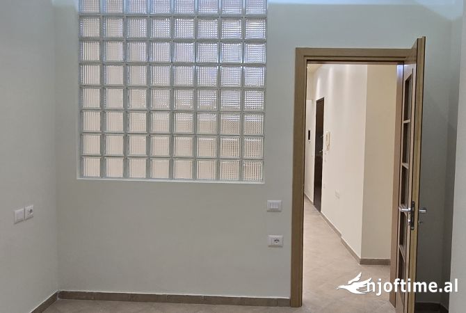 zyre me qira Lion Park 