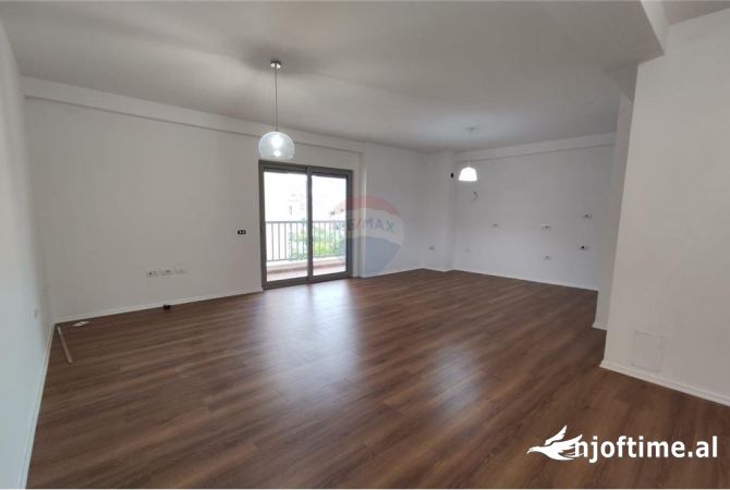 Shtepi me qera 2+1 ne Tirane - 650 Euro