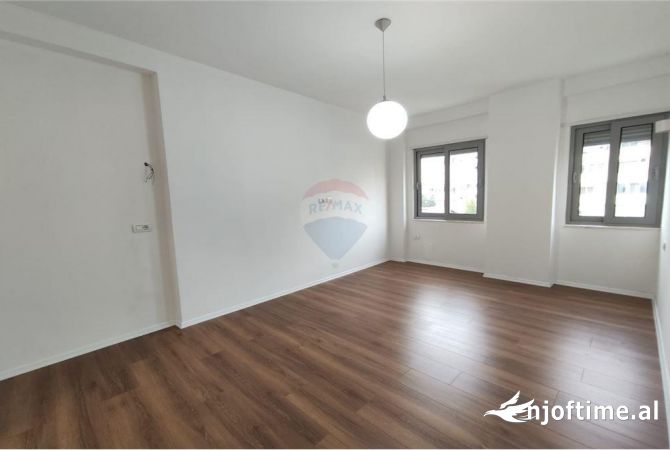 Shtepi me qera 2+1 ne Tirane - 650 Euro