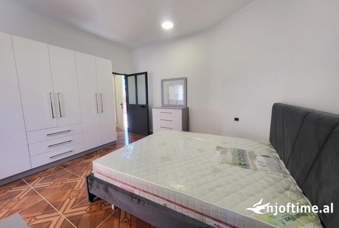 Shtepi me qera Apartament ne Tirane, 1+1, Mobilimi E mobiluar, Pagesa 350  Euro.
