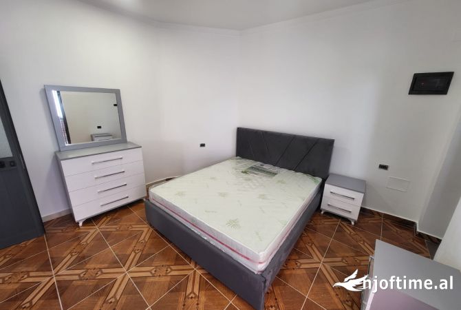 Shtepi me qera Apartament ne Tirane, 1+1, Mobilimi E mobiluar, Pagesa 350  Euro.