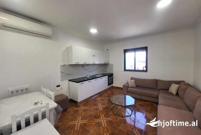 Shtepi me qera Apartament ne Tirane, 1+1, Mobilimi E mobiluar, Pagesa 350  Euro.