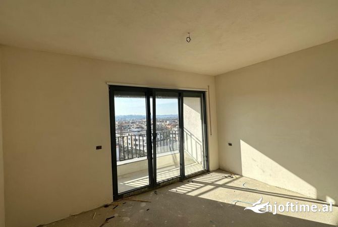 Shtepi ne shitje Apartament ne Tirane, 1+1, Mobilimi Bosh, pa mobiluar, Pagesa 125,000  Euro.