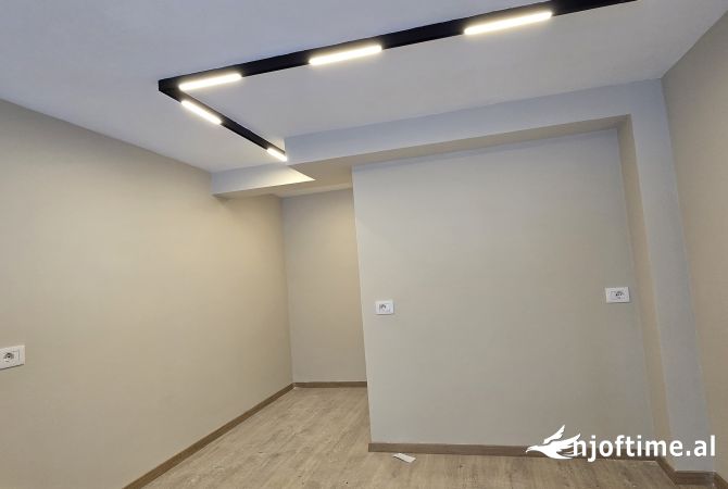 Ambient biznesi me qera 3+1 ne Tirane - 600 Euro