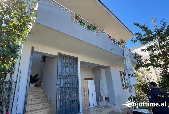 Shtepi ne shitje Shtepi Private ne Tirane, 6+1, Mobilimi Pjeserisht e mobiluar, Pagesa 280,000  Euro.