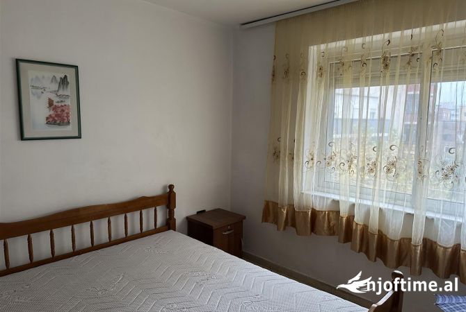Shtepi me qera Apartament ne Tirane, 1+1, Mobilimi E mobiluar, Pagesa 350  Euro.