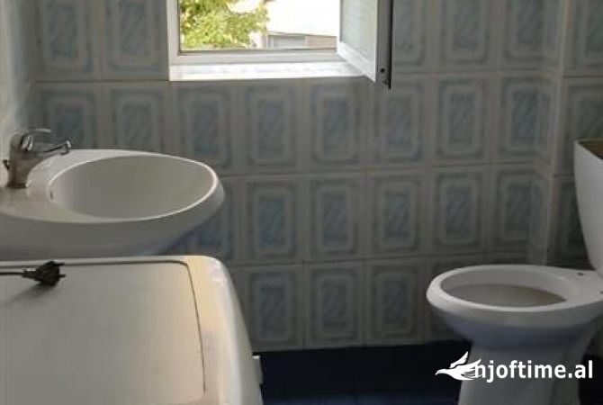 Shtepi me qera Apartament ne Tirane, 1+1, Mobilimi E mobiluar, Pagesa 350  Euro.