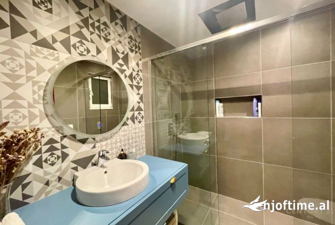 Shtepi me qera Apartament ne Tirane, 1+1, Mobilimi E mobiluar, Pagesa 750  Euro.