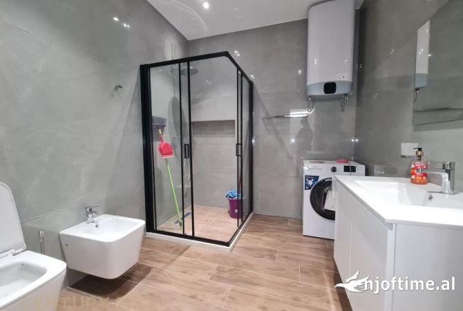 Shtepi me qera Apartament ne Tirane, 1+1, Mobilimi E mobiluar, Pagesa 700  Euro.