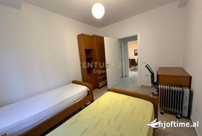 Shtepi me qera Apartament ne Tirane, 2+1, Mobilimi E mobiluar, Pagesa 580  Euro.