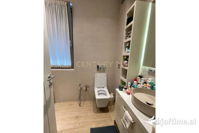 Shtepi ne shitje Apartament ne Tirane, 2+1, Mobilimi E mobiluar, Pagesa 530,000  Euro.
