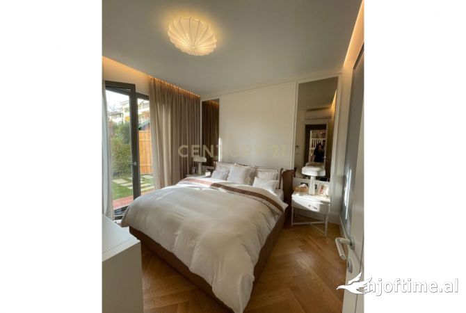 Shtepi ne shitje Apartament ne Tirane, 2+1, Mobilimi E mobiluar, Pagesa 530,000  Euro.