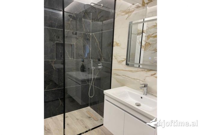 Shtepi me qera Apartament ne Tirane, 2+1, Mobilimi E mobiluar, Pagesa 1,550  Euro.