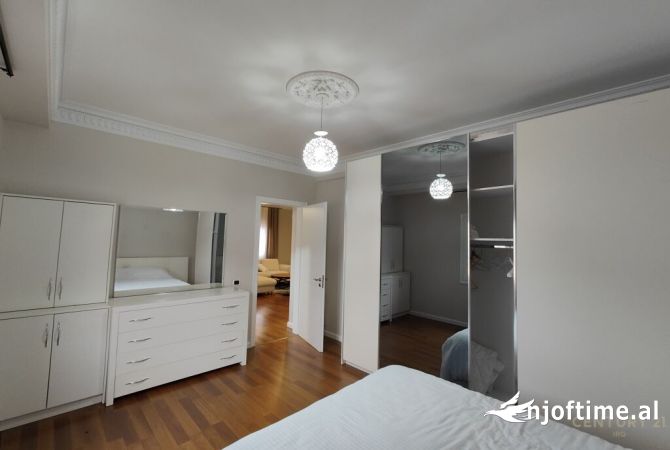 Shtepi me qera 2+1 ne Tirane - 800 Euro