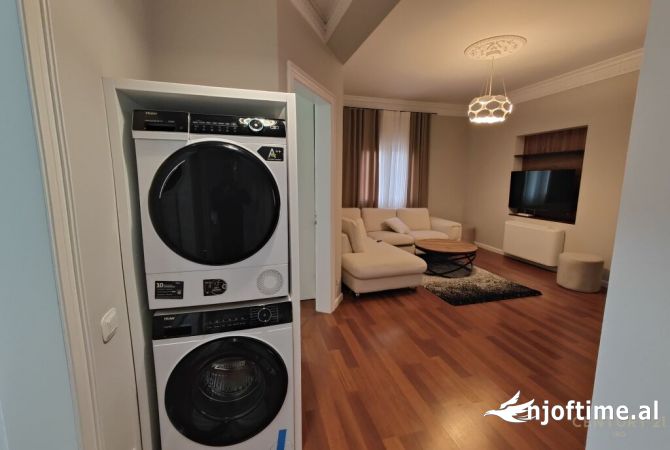 Shtepi me qera Apartament ne Tirane, 2+1, Mobilimi E mobiluar, Pagesa 800  Euro.