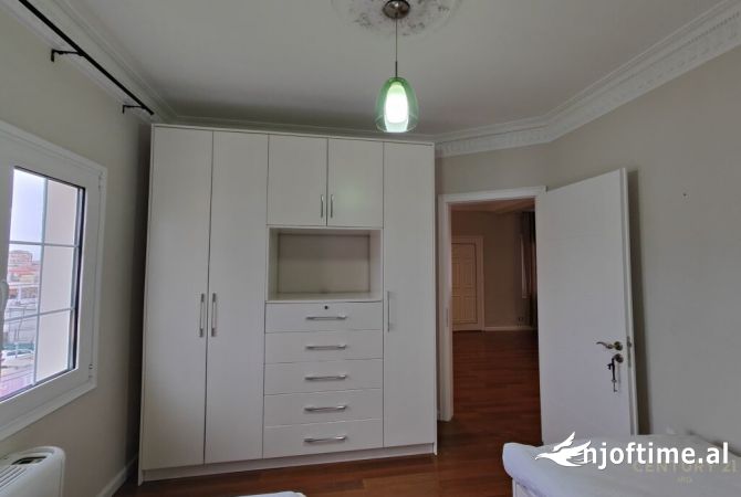 Shtepi me qera Apartament ne Tirane, 2+1, Mobilimi E mobiluar, Pagesa 800  Euro.