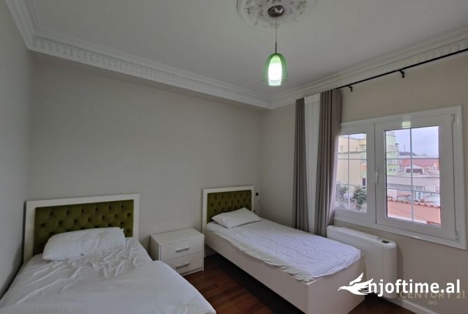 Shtepi me qera Apartament ne Tirane, 2+1, Mobilimi E mobiluar, Pagesa 800  Euro.