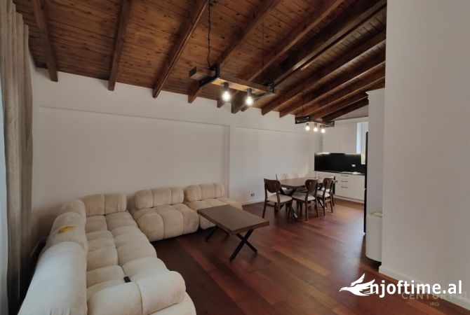 Shtepi me qera 2+1 ne Tirane - 950 Euro
