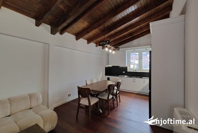 Shtepi me qera Apartament ne Tirane, 2+1, Mobilimi E mobiluar, Pagesa 950  Euro.