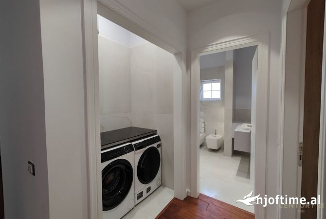 Shtepi me qera Apartament ne Tirane, 2+1, Mobilimi E mobiluar, Pagesa 950  Euro.